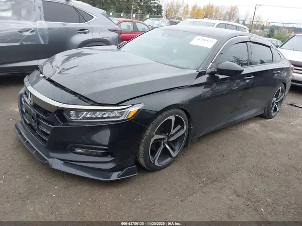 1HGCV1F37JA181228 2018 HONDA ACCORD - Image 2