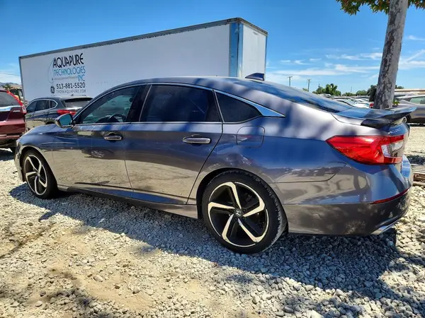 1HGCV1F37JA212008 2018 HONDA ACCORD - Image 2