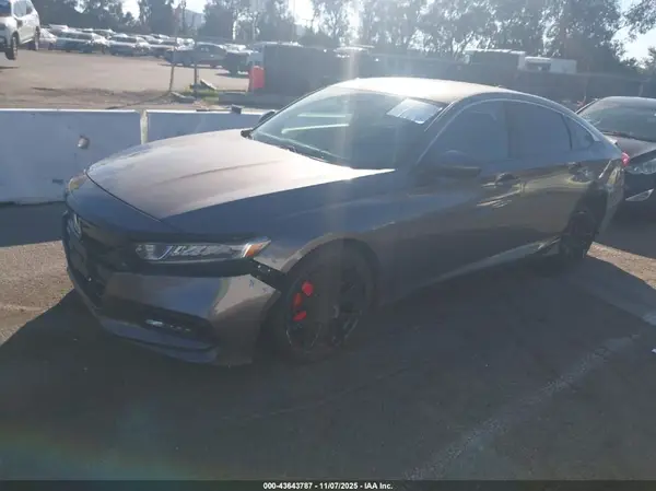 1HGCV1F37JA231349 2018 HONDA ACCORD - Image 2