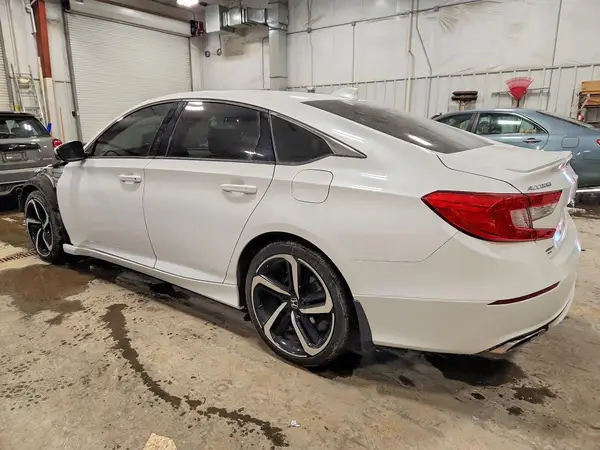 1HGCV1F37JA251181 2018 HONDA ACCORD - Image 2