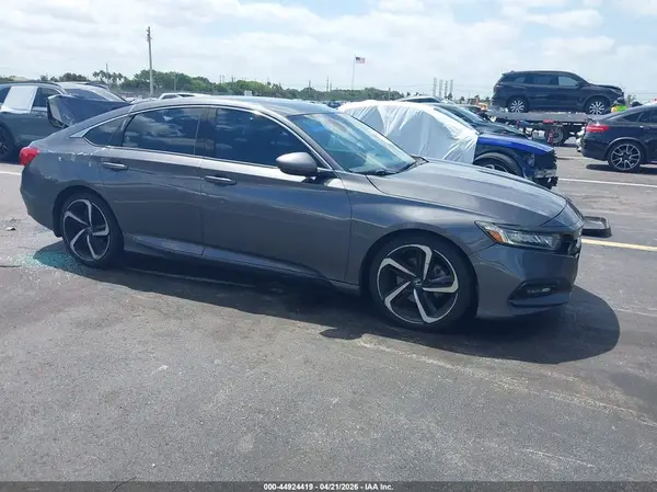 1HGCV1F37JA258812 2018 HONDA ACCORD