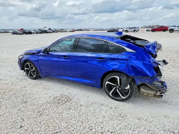 1HGCV1F37JA268689 2018 HONDA ACCORD - Image 2