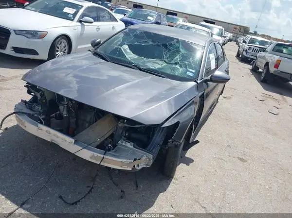 1HGCV1F37KA044467 2019 HONDA ACCORD - Image 2