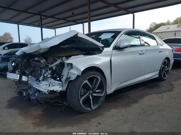1HGCV1F38JA025389 2018 HONDA ACCORD - Image 2