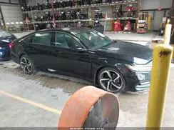 1HGCV1F38JA053712 2018 HONDA ACCORD