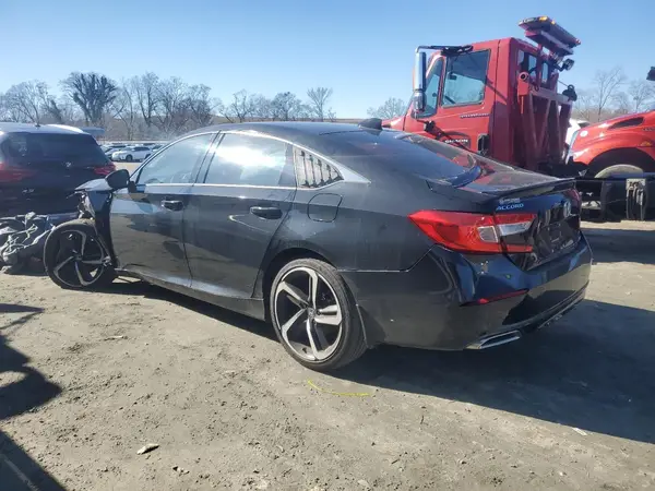 1HGCV1F38JA060689 2018 HONDA ACCORD - Image 2