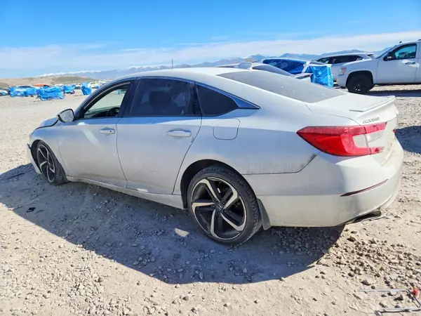 1HGCV1F38JA088055 2018 HONDA ACCORD - Image 2