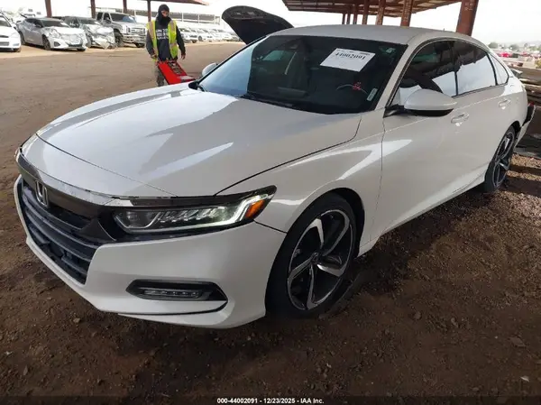 1HGCV1F38JA095992 2018 HONDA ACCORD - Image 2