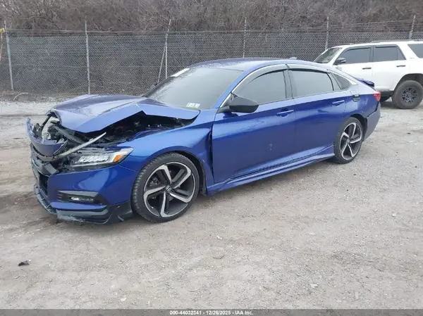1HGCV1F38JA104304 2018 HONDA ACCORD - Image 2