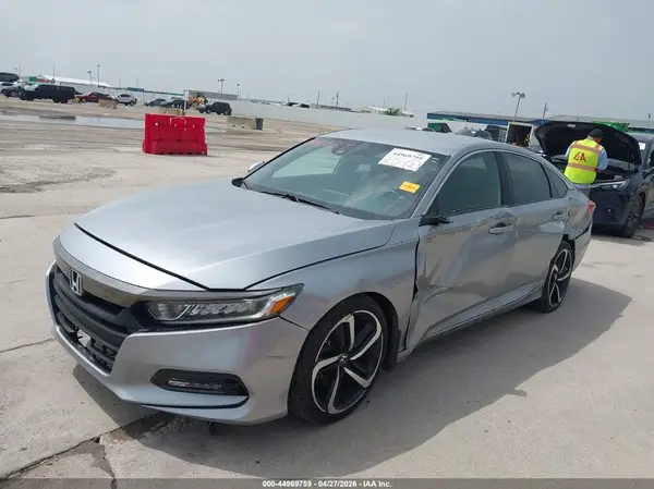 1HGCV1F38JA125668 2018 HONDA ACCORD - Image 2