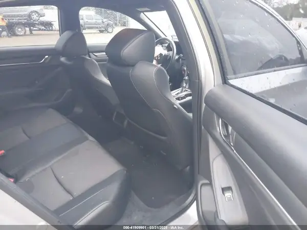 1HGCV1F38JA137044 2018 HONDA ACCORD - Image 8