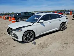1HGCV1F38JA142969 2018 HONDA ACCORD