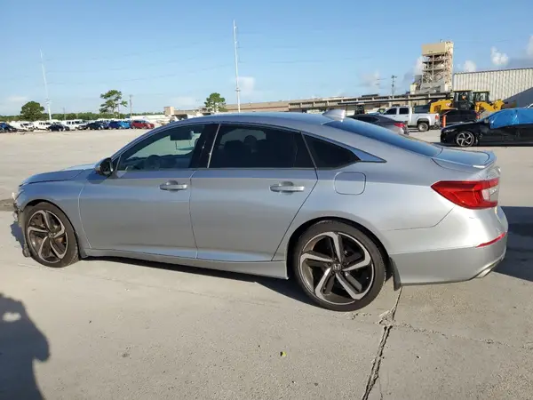 1HGCV1F38JA152496 2018 HONDA ACCORD - Image 2