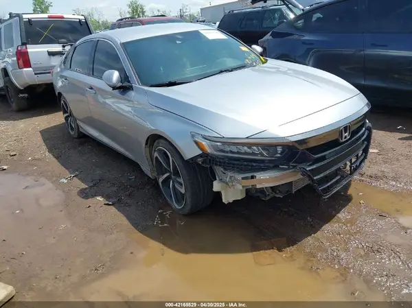 1HGCV1F38JA154863 2018 HONDA ACCORD - Image 1