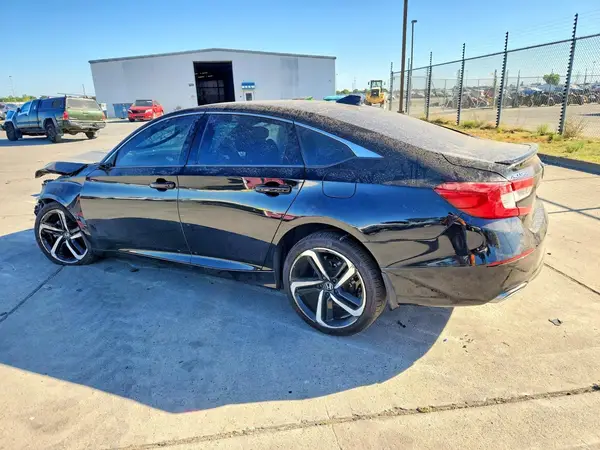 1HGCV1F38JA166513 2018 HONDA ACCORD - Image 2