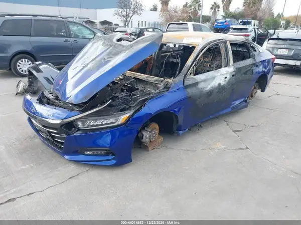 1HGCV1F38JA170318 2018 HONDA ACCORD - Image 2