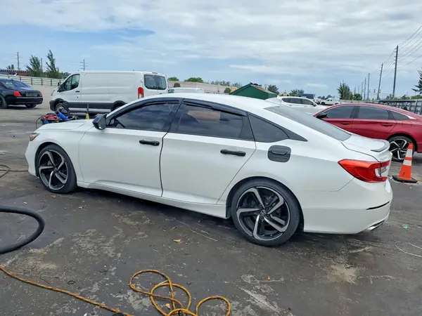 1HGCV1F38JA178001 2018 HONDA ACCORD - Image 2