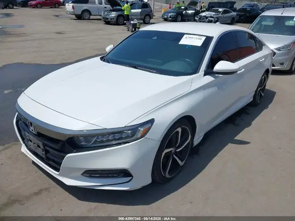 1HGCV1F38JA211773 2018 HONDA ACCORD - Image 2