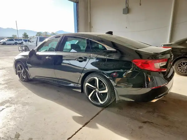 1HGCV1F38JA239735 2018 HONDA ACCORD - Image 2