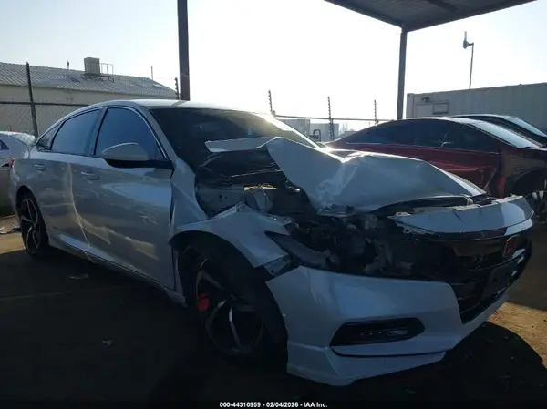 1HGCV1F38JA255756 2018 HONDA ACCORD - Image 1