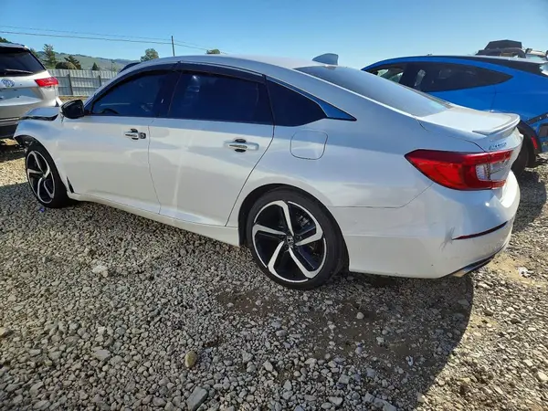 1HGCV1F38JA255871 2018 HONDA ACCORD - Image 2