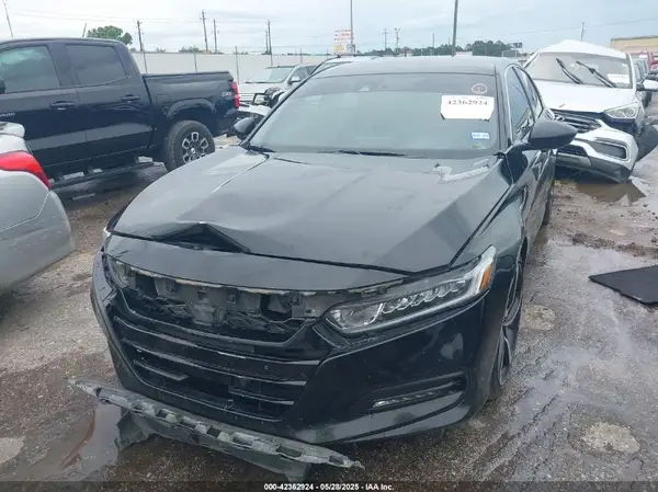 1HGCV1F38JA267745 2018 HONDA ACCORD - Image 2