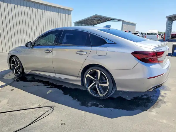 1HGCV1F38KA127437 2019 HONDA ACCORD - Image 2