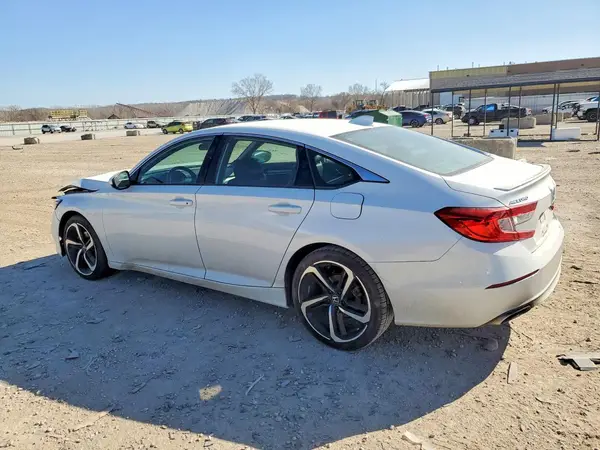 1HGCV1F38KA155996 2019 HONDA ACCORD - Image 2