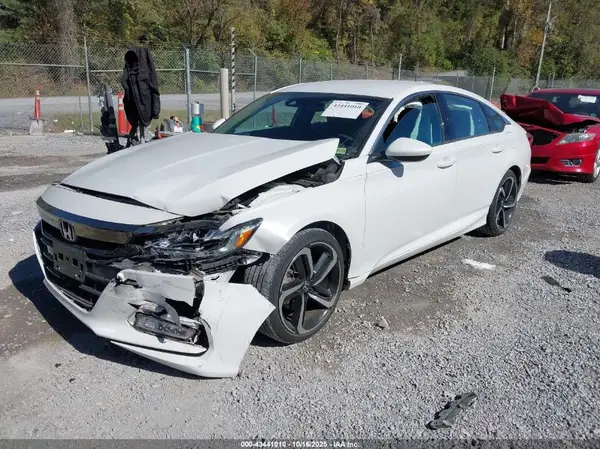 1HGCV1F38KA166321 2019 HONDA ACCORD - Image 2