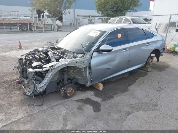 1HGCV1F38LA018204 2020 HONDA ACCORD - Image 2