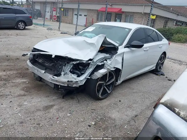 1HGCV1F38NA084786 2022 HONDA ACCORD - Image 2
