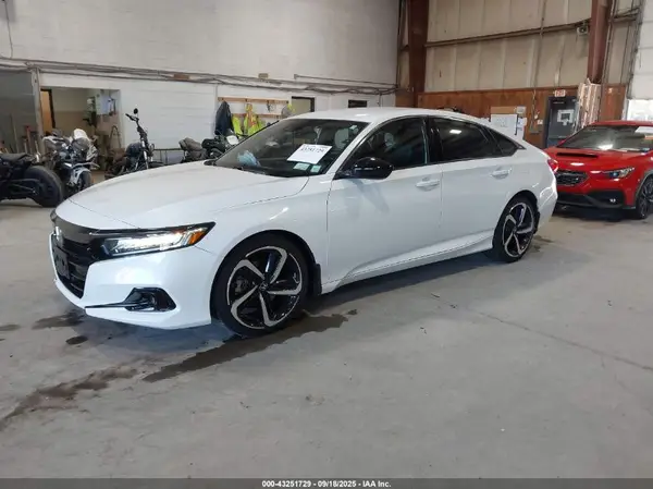 1HGCV1F38NA124249 2022 HONDA ACCORD - Image 2