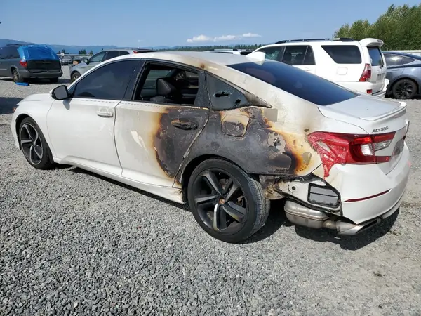 1HGCV1F39JA022145 2018 HONDA ACCORD - Image 2