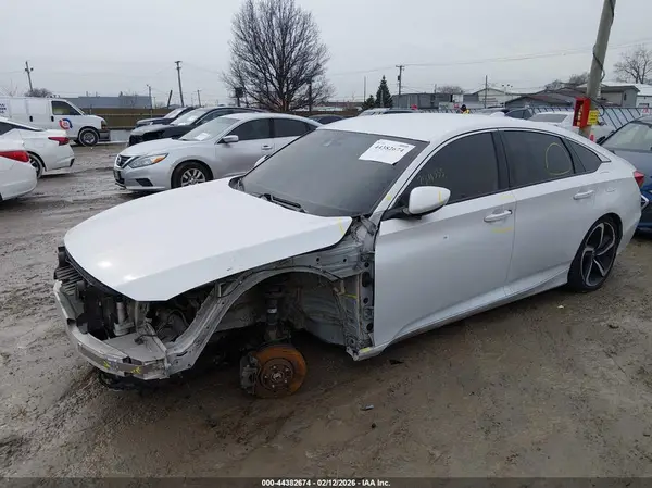 1HGCV1F39JA075573 2018 HONDA ACCORD - Image 2