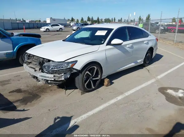 1HGCV1F39JA078120 2018 HONDA ACCORD - Image 2
