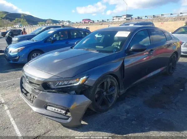 1HGCV1F39JA096651 2018 HONDA ACCORD - Image 2