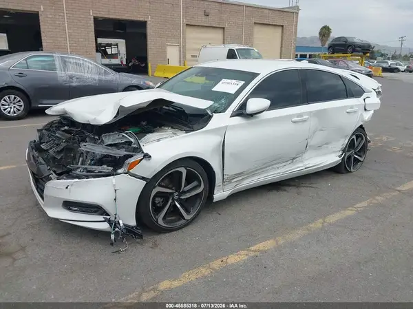1HGCV1F39JA128630 2018 HONDA ACCORD - Image 2