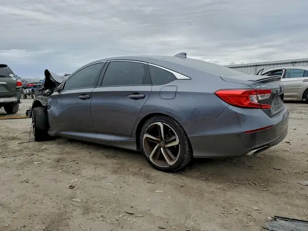 1HGCV1F39JA132368 2018 HONDA ACCORD - Image 2