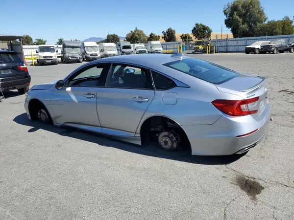 1HGCV1F39JA152491 2018 HONDA ACCORD - Image 2
