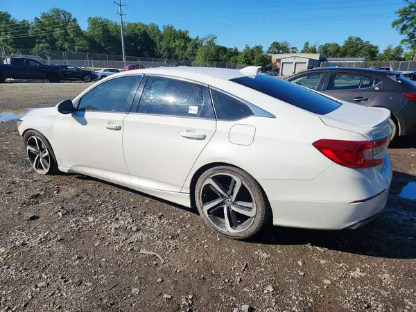 1HGCV1F39JA165256 2018 HONDA ACCORD - Image 2