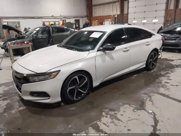 1HGCV1F39JA239033 2018 HONDA ACCORD - Image 2