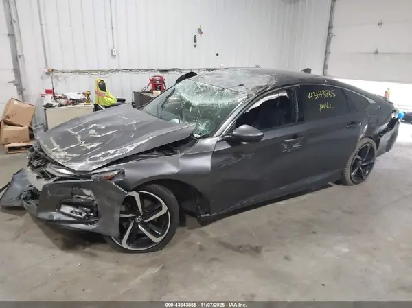1HGCV1F3XJA004754 2018 HONDA ACCORD - Image 2