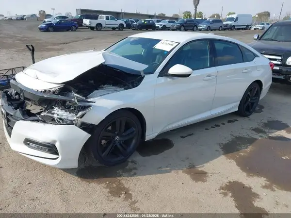1HGCV1F3XJA007735 2018 HONDA ACCORD - Image 2