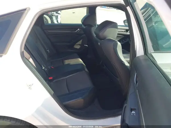 1HGCV1F3XJA007735 2018 HONDA ACCORD - Image 8