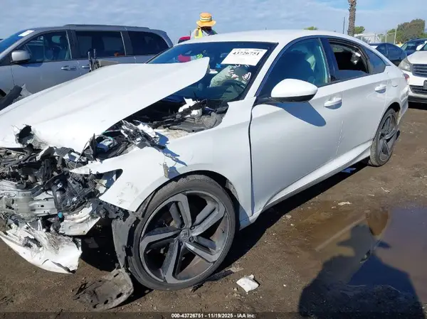 1HGCV1F3XJA016175 2018 HONDA ACCORD - Image 2