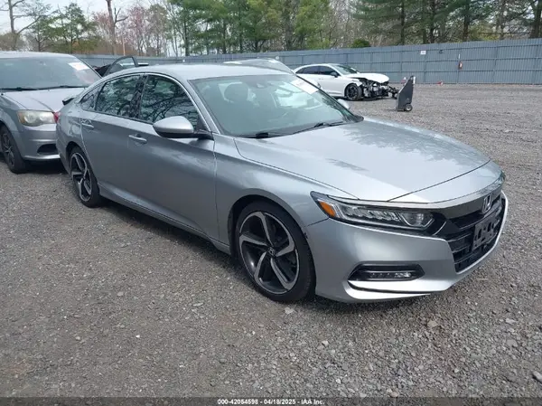 1HGCV1F3XJA028424 2018 HONDA ACCORD - Image 1