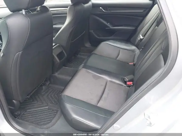 1HGCV1F3XJA028424 2018 HONDA ACCORD - Image 8