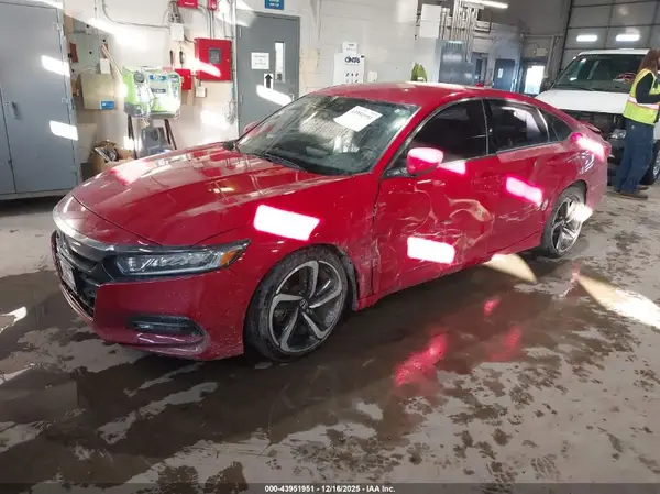 1HGCV1F3XJA046261 2018 HONDA ACCORD - Image 2