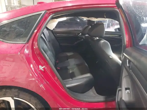 1HGCV1F3XJA046261 2018 HONDA ACCORD - Image 8