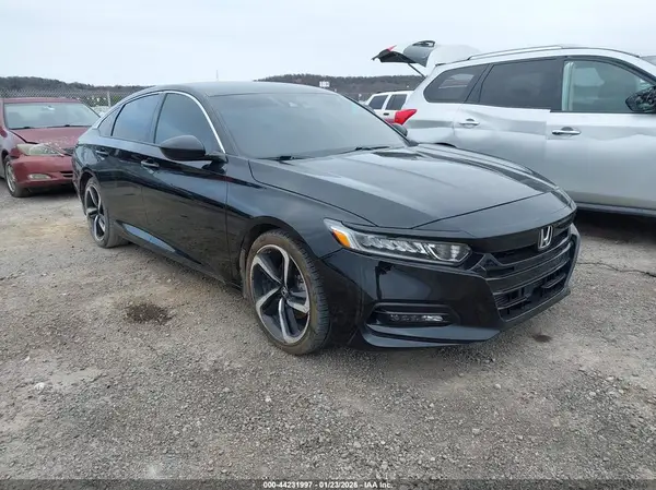1HGCV1F3XJA048110 2018 HONDA ACCORD - Image 1